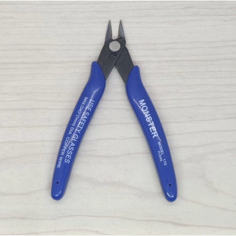 Tang mini merk MONSTER