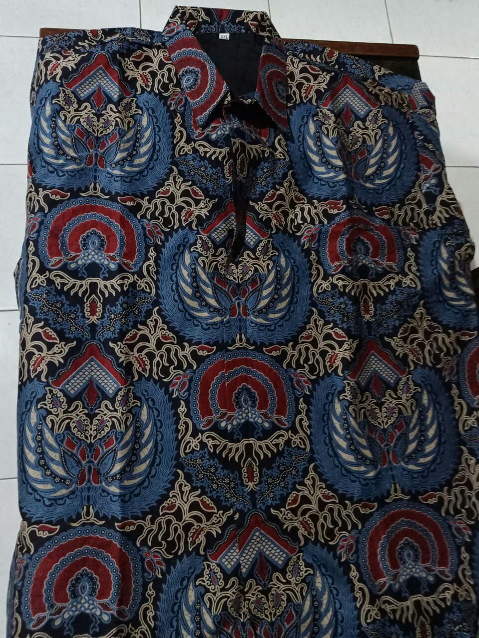 Kemeja Batik Pria Asli Solo Full Furing Lengan Pendek Katun Halus Motif Gondrowaru Abang Merah