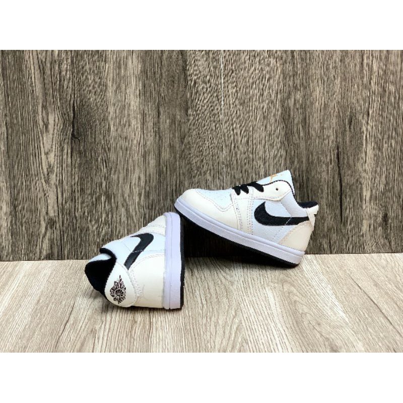 Sepatu Anak Laki dan Sepatu Sneakers Anak Perempuan Jordan Kids Sepatu Anak Laki Laki 10 Tahun Sepatu Anak Sneakers Laki Laki Perempuan Nike Jordan low Grade Original