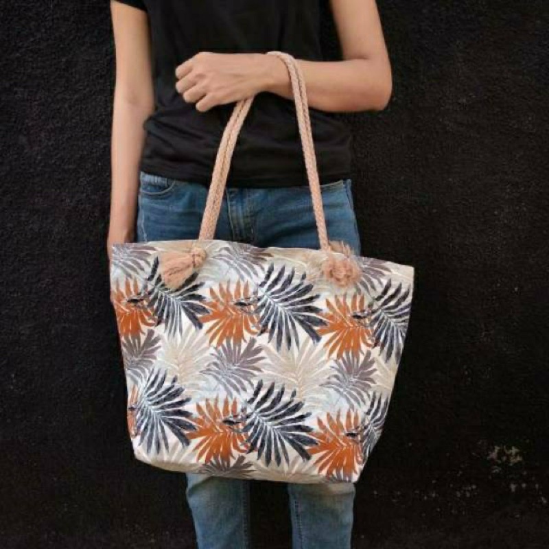 Hampers Totebag Kanvas Sumbu/Kado Wisuda/Gift Box Birthday/ Hadiah Ulang Tahun/Graduation/ Lebaran/ Idul Fitri