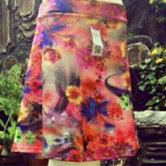 MIDI FLARE SKIRT | ROK MINI | ROK PAYUNG PENDEK | ROK PENDEK MOTIF