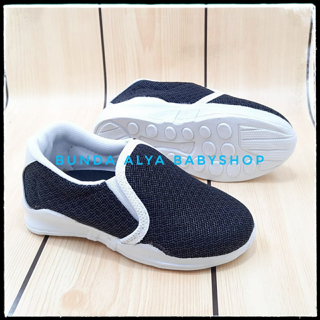 Sepatu Anak Laki Laki 2 - 3 Tahun Sport HITAM Sepatu Anak Cowok Cewek Sport Slip ON Alas Karet Anti Licin  Size 22 - 35