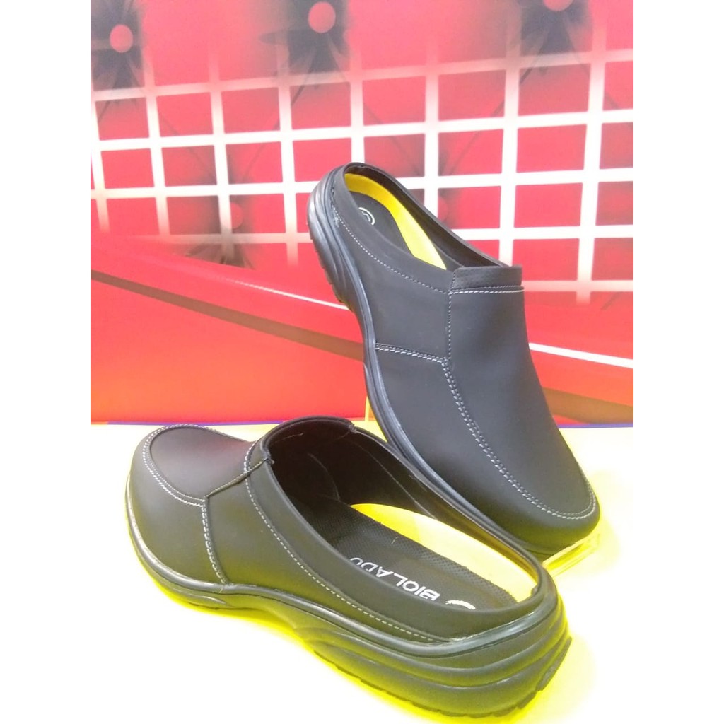 M4 Biolado/xxx/Sepatu/Bustong