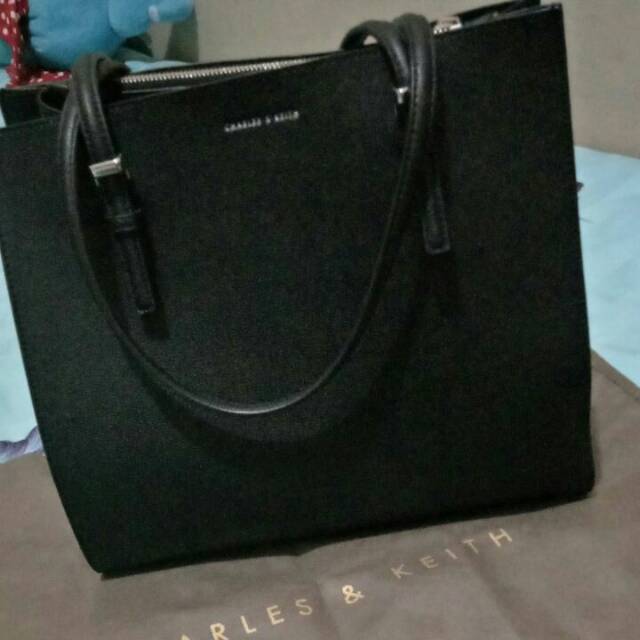 Tas charles and keith ORIGINAL ((sold sold sold))
