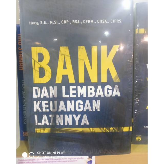

Buku Bank dan lembaga keuangan lainnya
