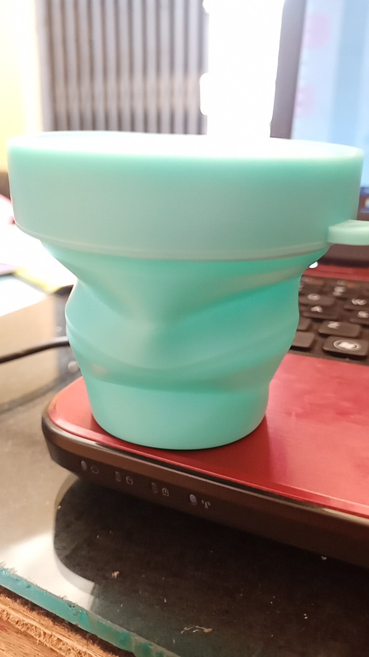 Gelas Lipat Multifungsi / Gelas Lipat Silikon Warna Warni / Gelas Minum Lipat Portable
