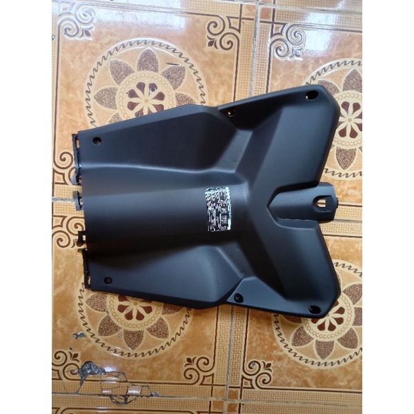 Dek kunci bawah/dasbor bawah/legsil kunci bawah Vario 110 techno karbu