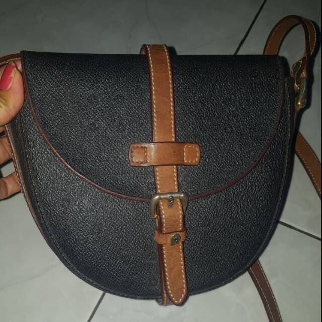 Papilon leather sling bag Original. Preloved