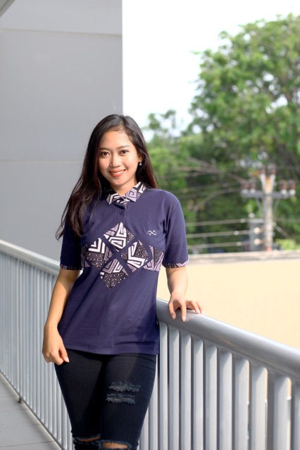 Loyal Kaos Polo Batik Navy Modern Wanita M L XL XXL