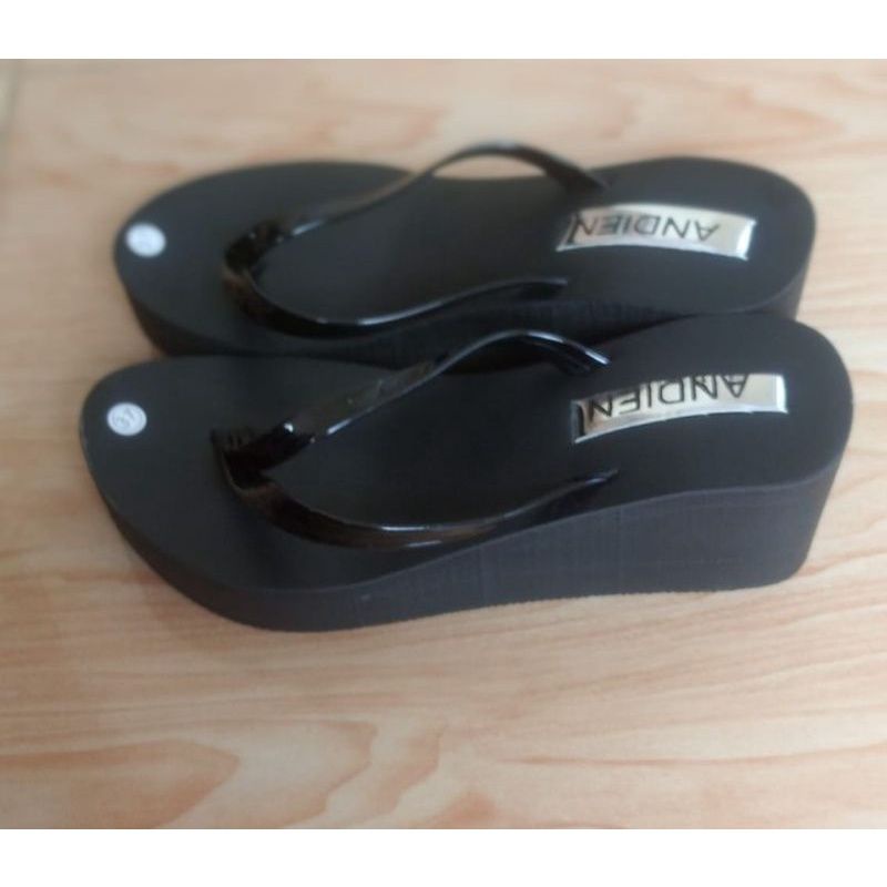 Sandal Wedges Andien Terpopuler