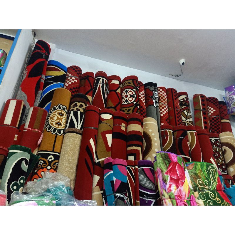 Karpet Permadani Motif Bunga