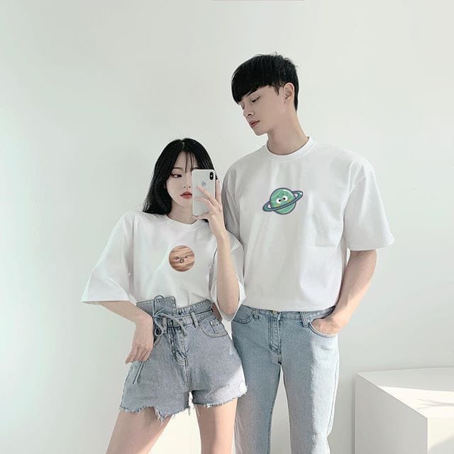 MYSTIQUE.ID-BAJU KAOS COUPLE PLANET ANGKASA JUPITER&amp;SATURNUS T-SHIRT LUCU DAN AESTHETIC