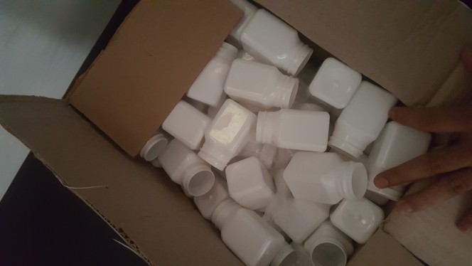 Botol Kotak Dof Putih Isi 30