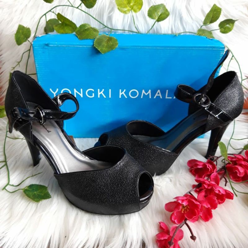 SEPATU HIGH HEELS YONGKI KOMALADI