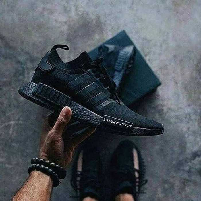 Sale Sepatu Adidas NMD R1 Premium Original / Sneakers Pria Japan Full Black BIG SIZE