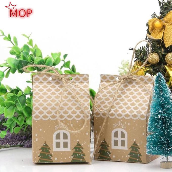 

✯ New European Christmas Small House Kraft Paper Candy Box Gift Bengiweti