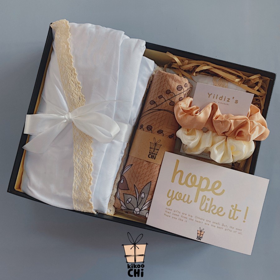 

Kikoochi Aisha - Hadiah Kado Ulang Tahun Mukena Wanita Istri Hampers