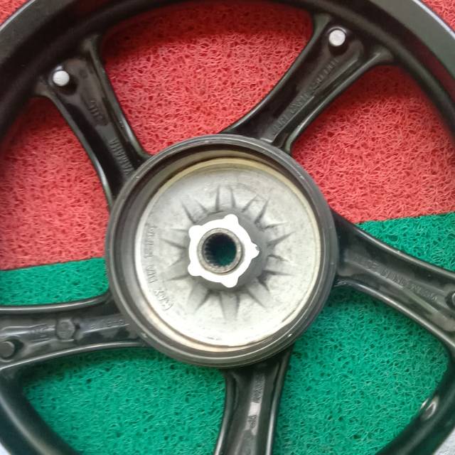 Velg belakang mio z original copotan motor