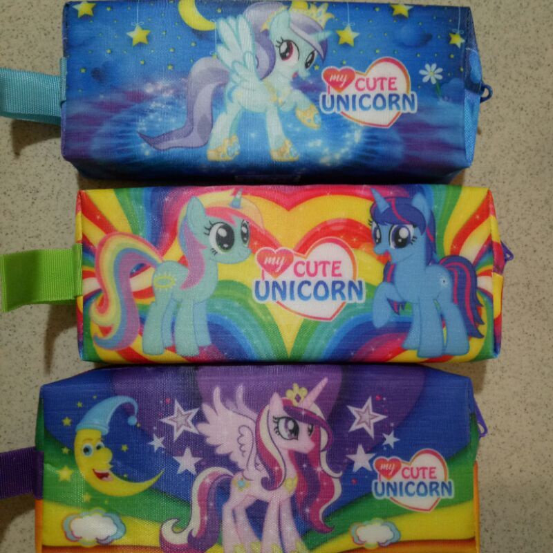 

Kotak Pensil/Pensil Case Sleting Motif My Cute Unicorn