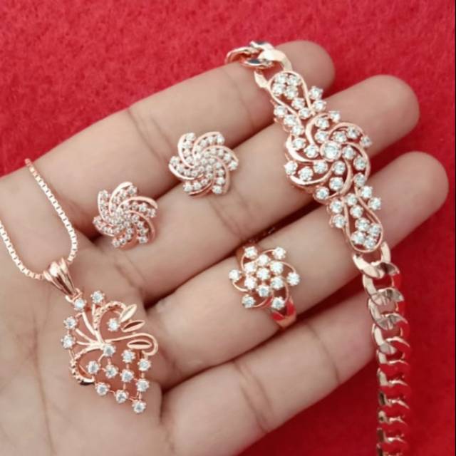 Set replika berlian medan cantik dan bagus mirip aslinya, bahan rhodium dan batu micro setting