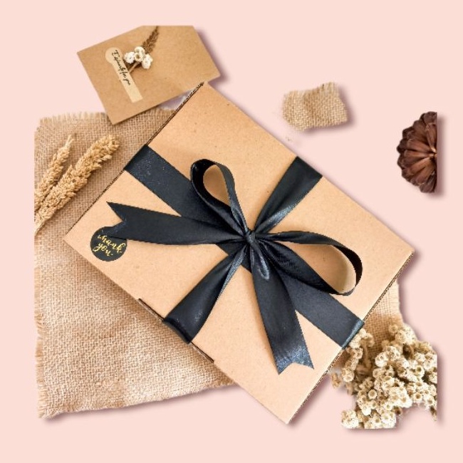 

[Custom Ucapan] Box Hampers/ Kotak Kado /Gift Box/Kotak Kado / Box Hampers / Kotak Hadiah / Kardus Hampers / Kado Ulang Tahun