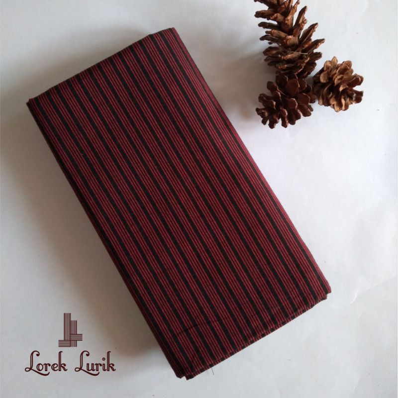 kebaya wanita Kain Tenun Lurik Garis Telupat Merah Maroon Hitam
