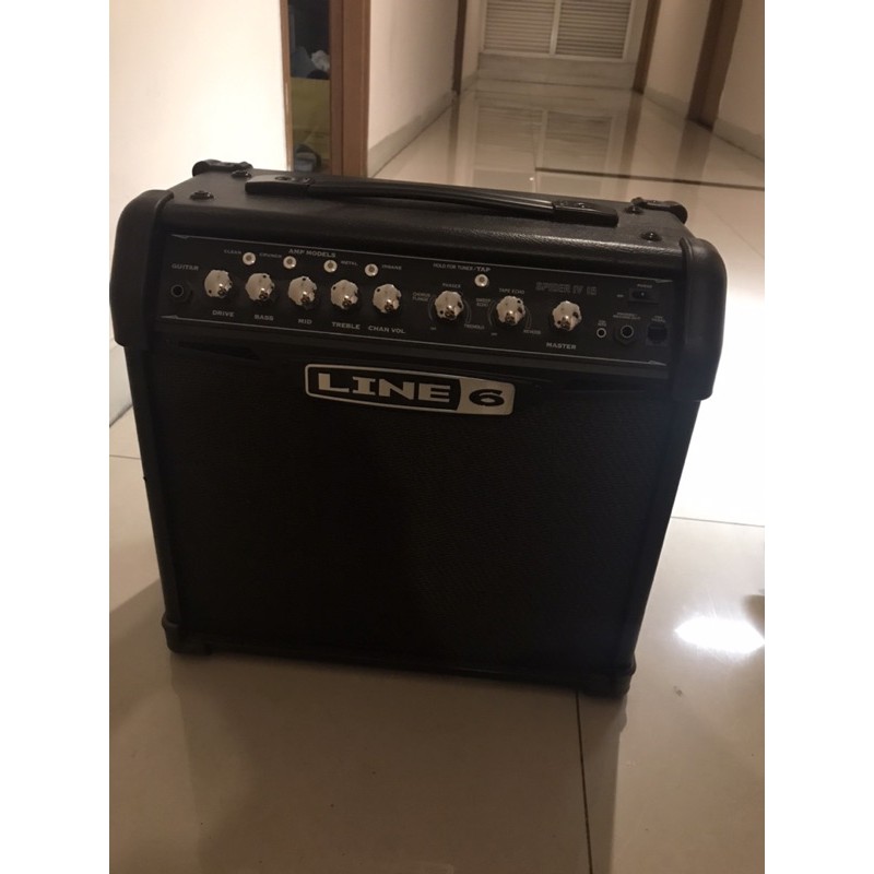 LINE 6 SPIDER AMPLIFIER