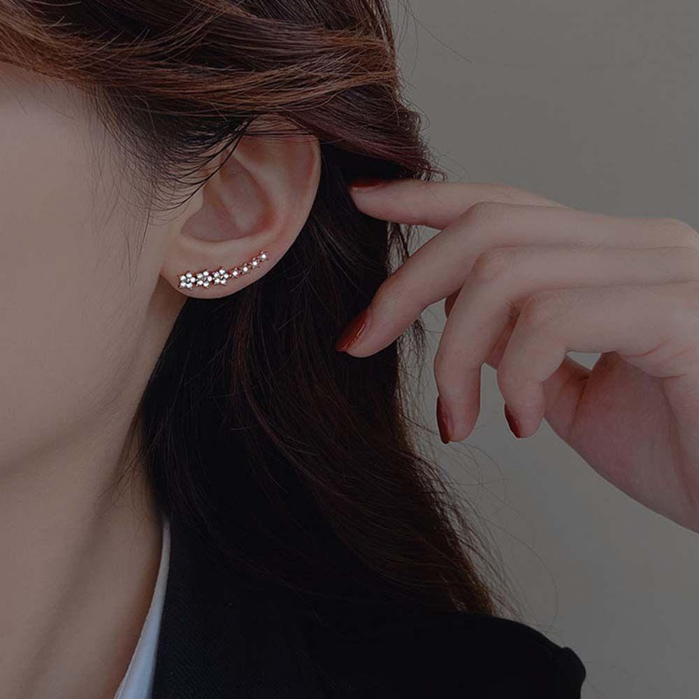 Anting Stud Desain Bunga Geometris Aksen Berlian Imitasi Gaya Minimalis Untuk Fashion