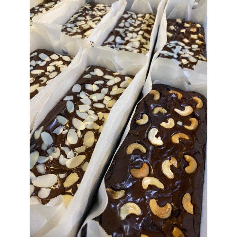 

Fudgy Brownies Appetita Melted Topping Mede