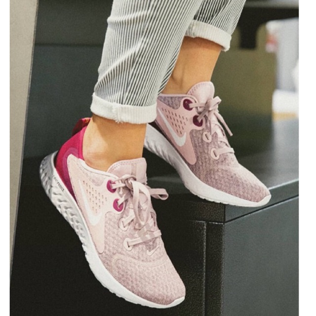 Nike LEGEND REACT RUNNING WOMEN