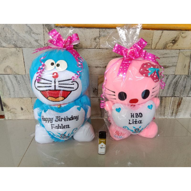 BONEKA DORAEMON & HELLO KITTY UKIR NAMA