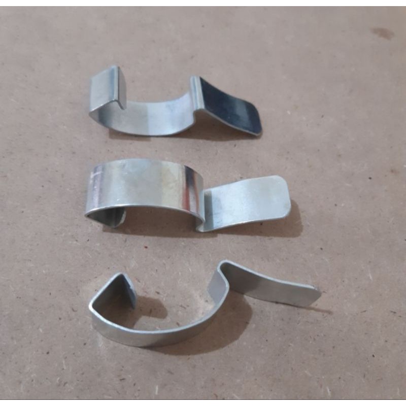 klem kancing pengait rumah filter saringan udara canter ps110 ps125