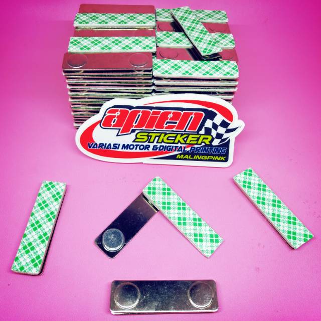 

MAGNETIC MAGNET NAMA DADA NAME TAG 1 SET Uk. 45 mm