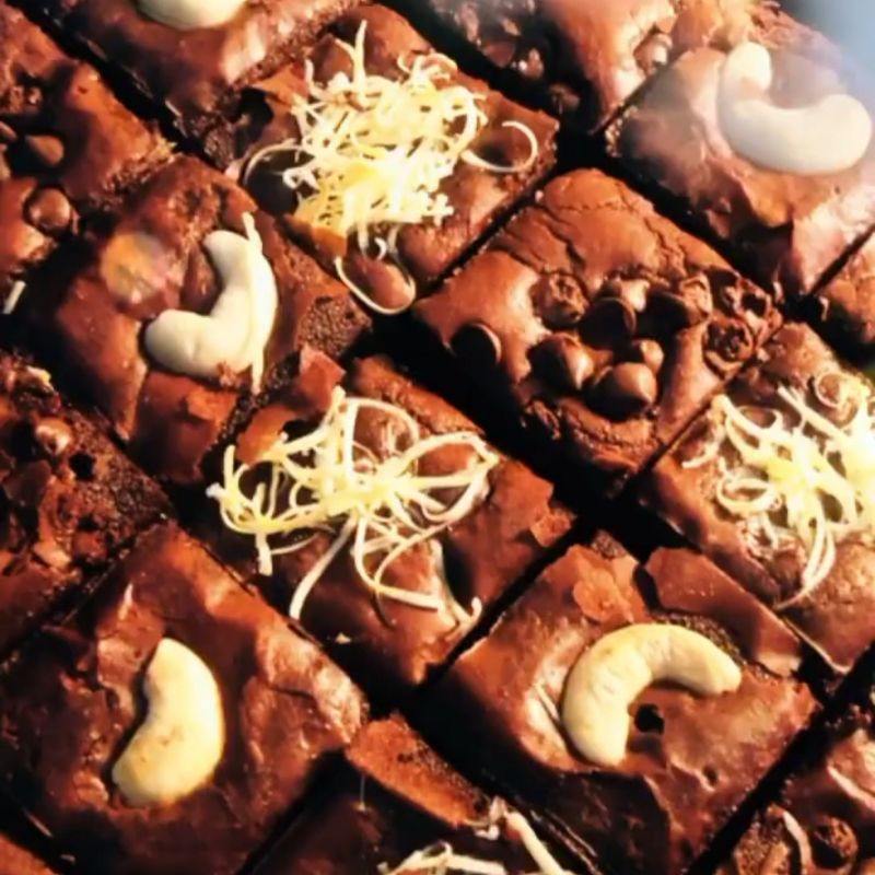 

BROWNIES PANGGANG PREMIUM CLASSIC SEKAT 18 MADE BY ADOUGHRABLE