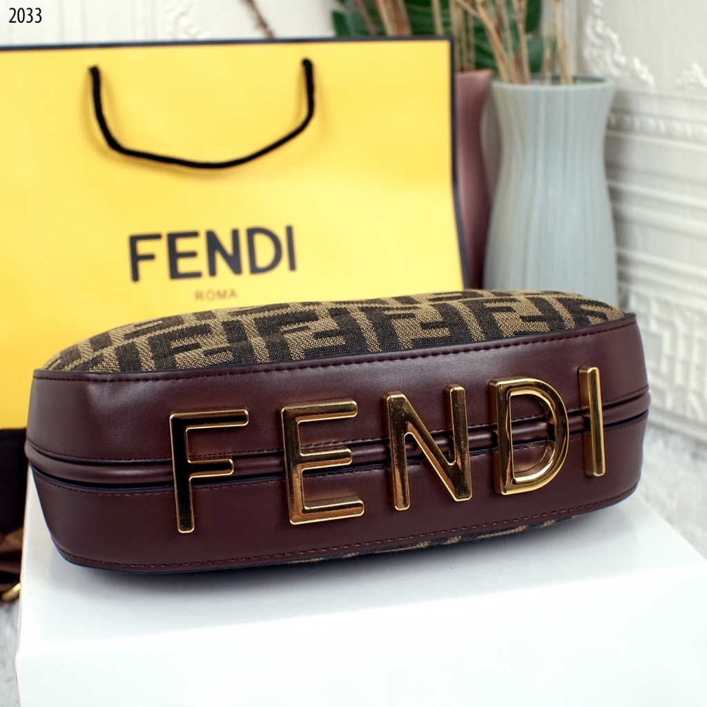 FENDI GRAPHY SMALL Seri 2033