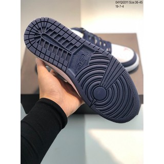  Sepatu  Basket  Model  Nike  Air Jordan 1 Low Nyaman Warna 