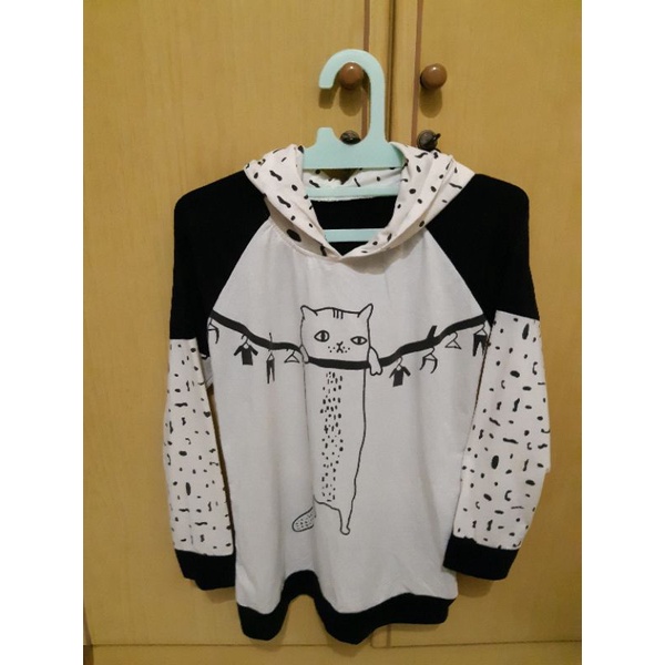 Hoodie kucing hitam putih