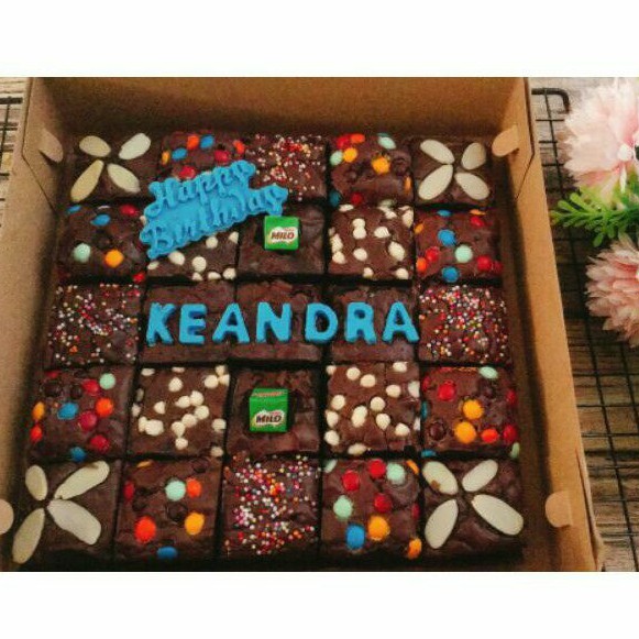 

Fudgy Shiny Brownies , hampers