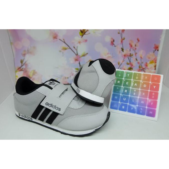 Sepatu Sepatu Adidas Anak Laki-laki dan Anak Perempuan - Sneaker
