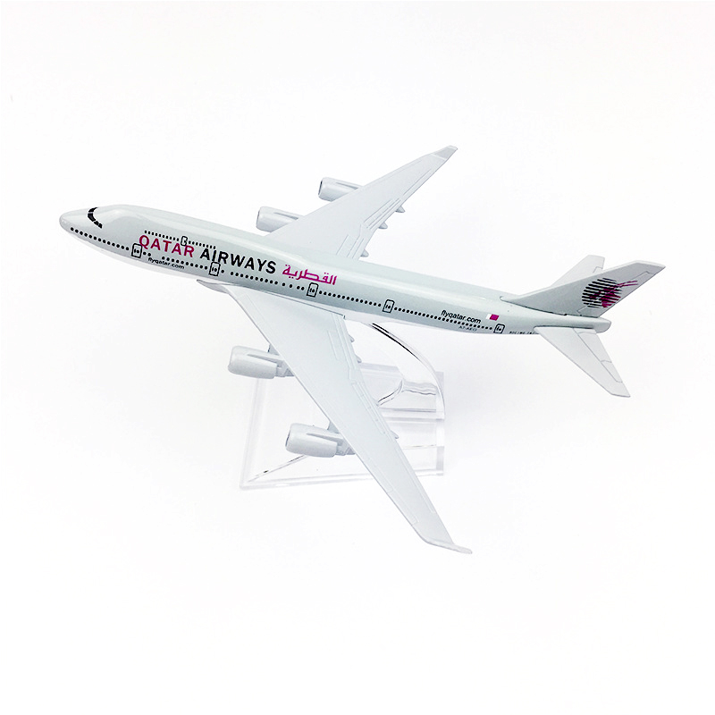 Qatar Model Pesawat Terbang Boeing 747 B747 Bahan Alloy Die-cast Metal Ukuran 16CM