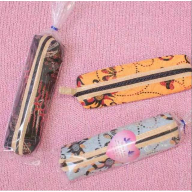 

DOMPET TEMPAT PENSIL BATIK