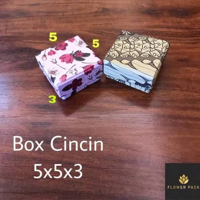 

Kotak Kado Hadiah Gift Box Cincin 5x5x3 Kotak Souvenir Box Kado Oleh2