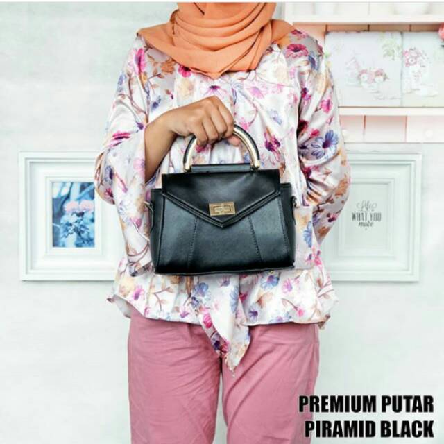 

PREMIUM PUTAR PYRAMID BLACK