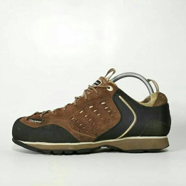 Sepatu Berghaus Cuesta II