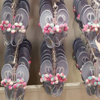 harga sandal jelly bunny