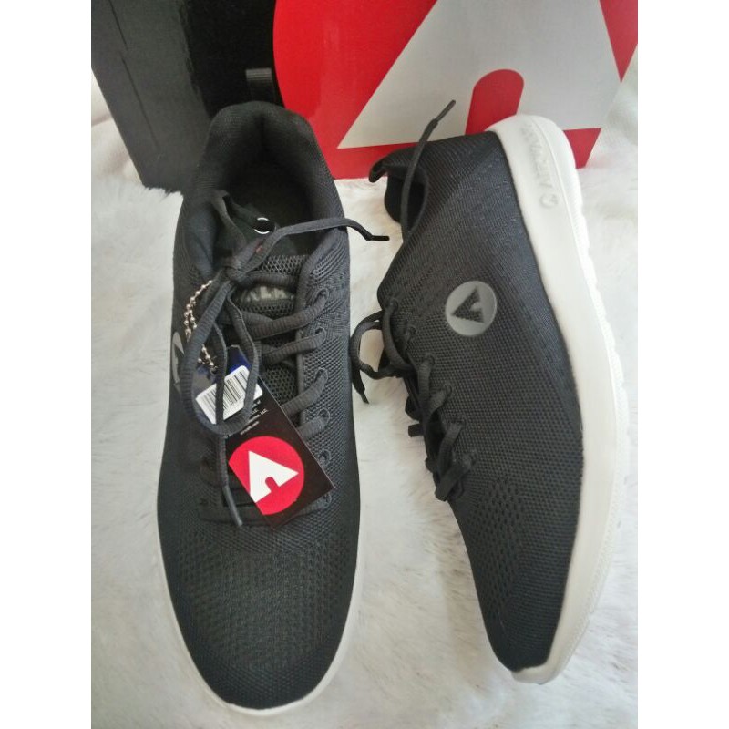 Airwalk Men Hitam Putih