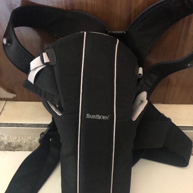Preloved baby bjorn carrier