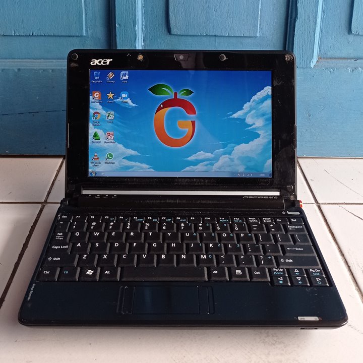Acer AOA150 Hitam 10 inch Intel Atom N270 RAM 1GB Netbook Second