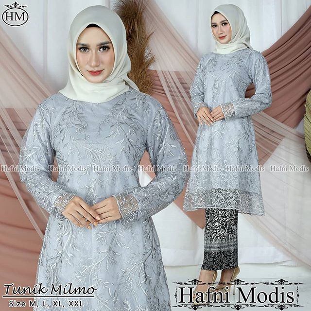 Setelan Kebaya Tunik Milmo Warna Silver Mix Plisket / Kebaya Modern
