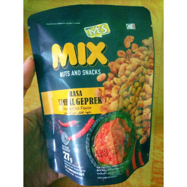 Kacang Iyes Mix Rasa Sambal Geprek